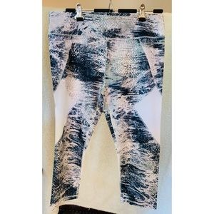 Fabletics Amelia Capri Leggings